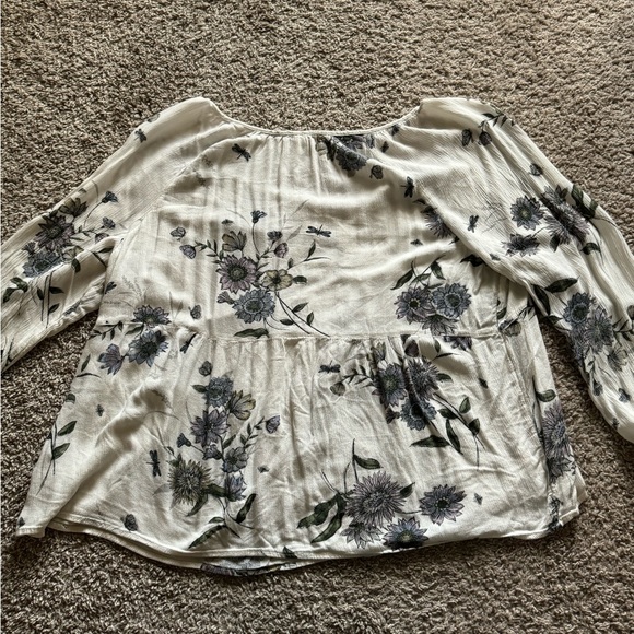 XXL Old Navy Floral long sleeve blouse - Picture 2 of 4